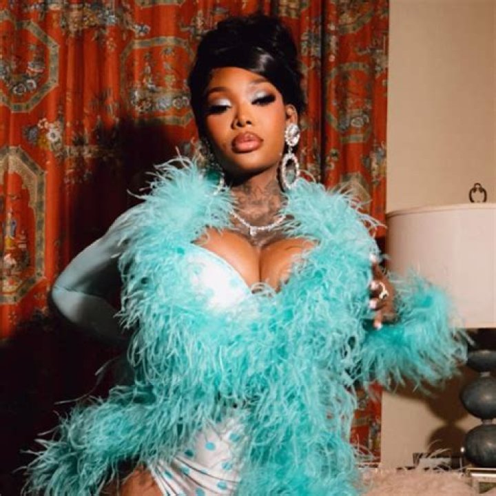 Summer Walker - Bio, Age, Wiki, Facts and Family