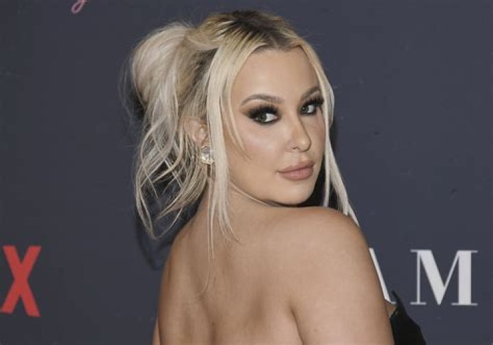 Tana Mongeau Height, Weight, Measurements, Bra Size, Shoe Size