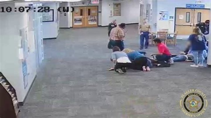 
Teacher Hospitalized After Brutal Attack by High School Student Captured on Video 