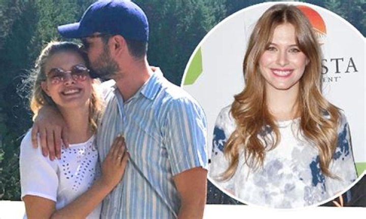 Engaged to her boyfriend-turned fiance, Jameson Parker!