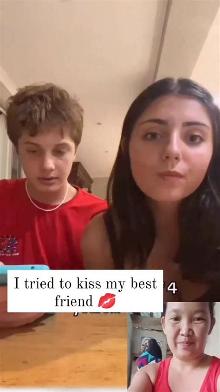 TikTok Users Are Kissing Their Best Friends! TikTok Kissing Best Friend Videos