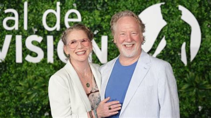 Timothy Busfield: Wife, net worth, tattoos, smoking & body facts