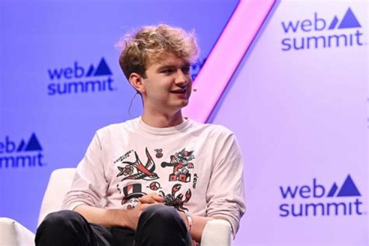 Tommyinnit Age, Real Name, Wiki, Biography, Height, Net Worth, Merch: How old?