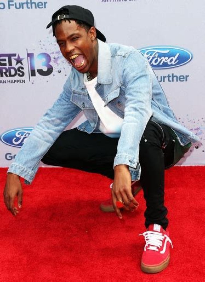 Travis Scott Height, Weight, Body Measurements, Shoe Size, Family