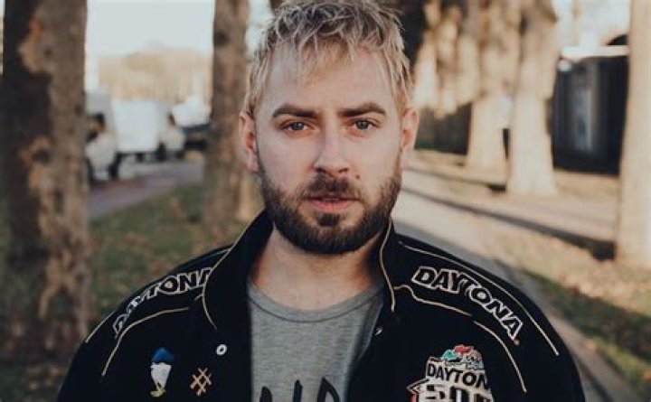 Tyler Carter – Bio, Issues, Fiance, Net Worth, Bisexual, New Albums