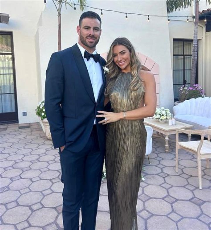 Tyler Higbee Height, Weight, Net Worth, Age, Birthday, Wikipedia, Who, Nationality, Biography