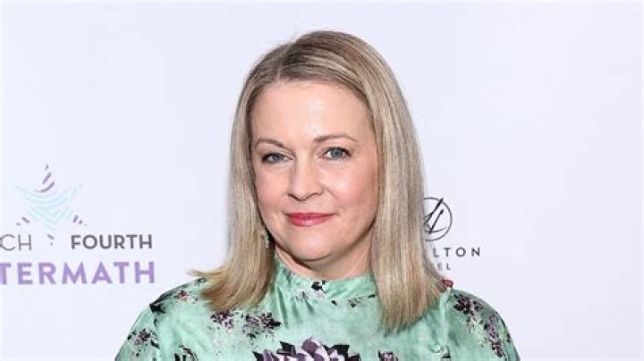What Happened To Melissa Joan Hart Eye? Everything On Her Age And Net Worth