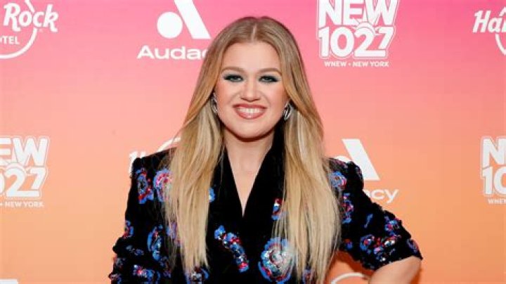 
What Happened To Singer Ellie Goulding? Weight Loss And Health Update 2022 