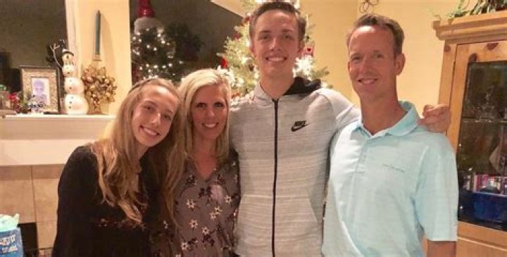 
Who are Carson Kressleys Parents? Carson Kressley Biography, Parents Name, Nationality and More 