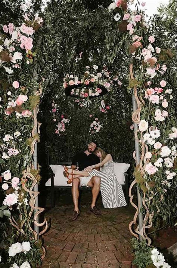 Who Are Donna Kelce And Ed Kelce? Meet Travis Kelce Parents On Instagram