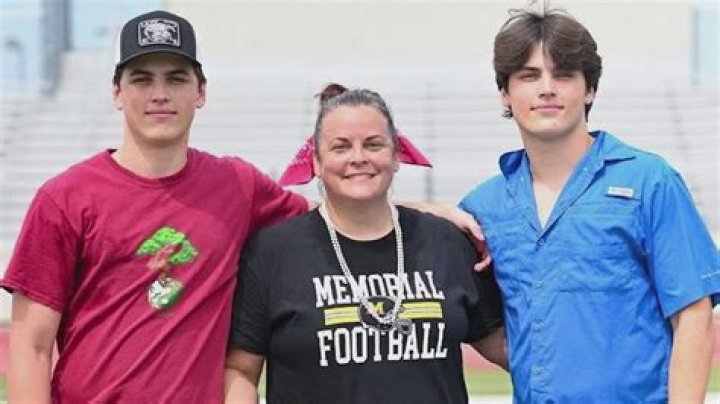
Who are Dylan Bazzell Drew Fehr, Illinois High School star athletes killed in sledding crash? 