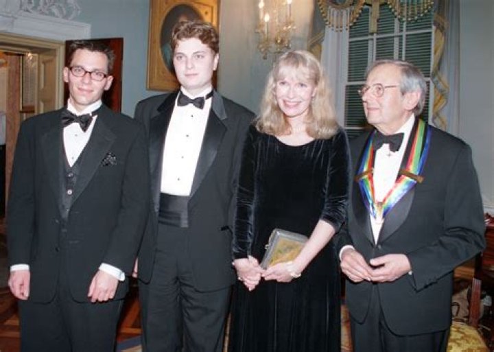 Who Is Dylan Farrow’s Biological Father? Husband Wikipedia and Married Life