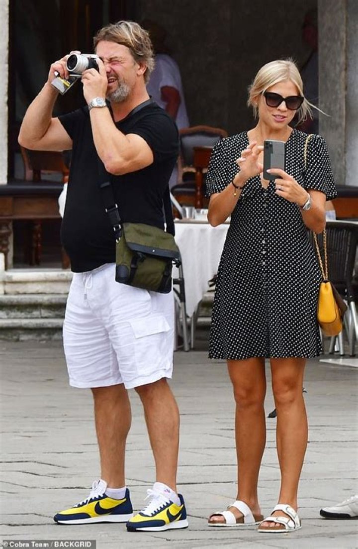 
Who Is Jon Kay’s Wife, Francesca Kasteliz? Married Life Explored 