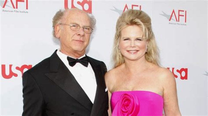 Who Is Kim Garfunkel? Learn About Art Garfunkel Wife And Children