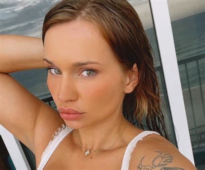 Zoie Burgher Phone Number, WhatsApp Number Contact Number Mobile